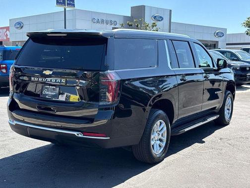 2025 Chevrolet Suburban LS
