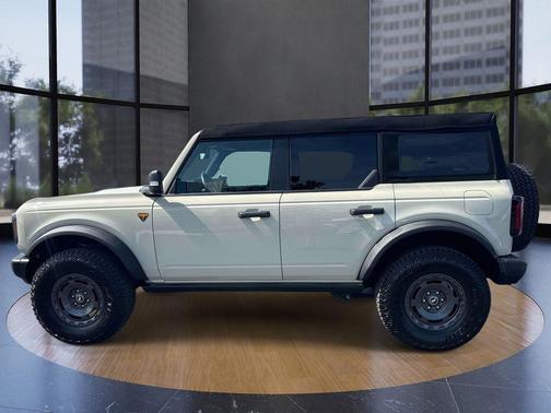 Desert Sand 2025 Ford Bronco Badlands