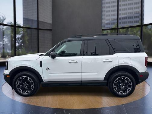 Oxford White 2025 Ford Bronco Sport Outer Banks
