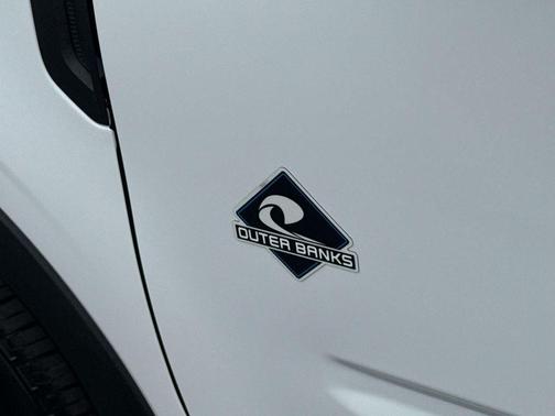 Oxford White 2025 Ford Bronco Sport Outer Banks