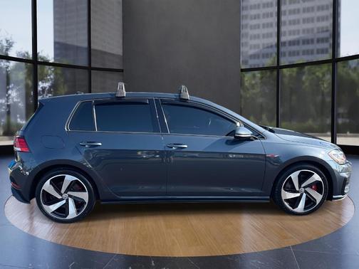 2018 Volkswagen Golf GTI 2.0T SE 4-Door