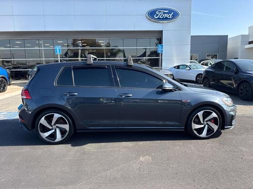 2018 Volkswagen Golf GTI 2.0T SE 4-Door