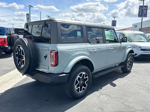 Cactus 2022 Ford Bronco Outer Banks