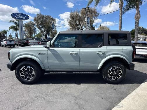 Cactus 2022 Ford Bronco Outer Banks