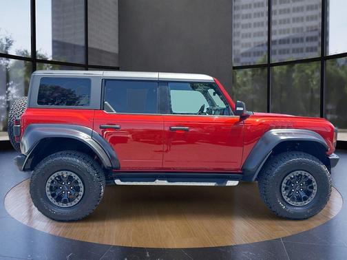 Chili Pepper Red 2022 Ford Bronco Raptor
