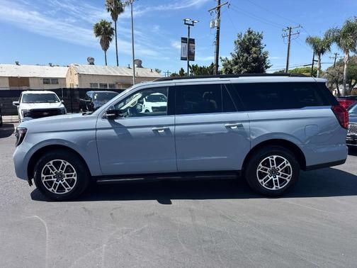 Gray Metallic 2025 Ford Expedition Max Active