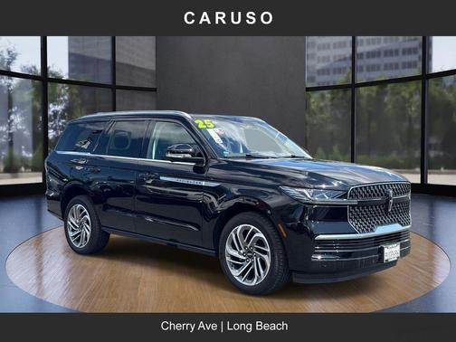 Black Metallic 2025 Lincoln Navigator Reserve