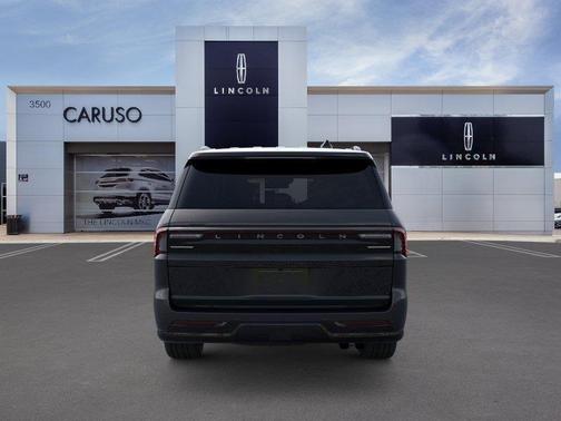 Black Metallic 2026 Lincoln Navigator L Reserve