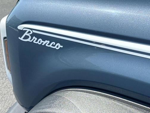 AZURE GRAY MET TRI-COAT 2025 Ford Bronco HERITAGE EDITION