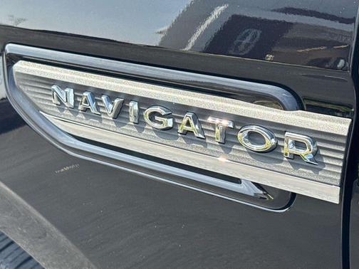 Black Metallic 2023 Lincoln Navigator Reserve