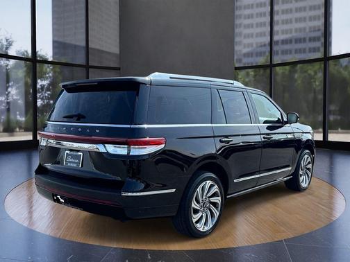 Black Metallic 2023 Lincoln Navigator Reserve