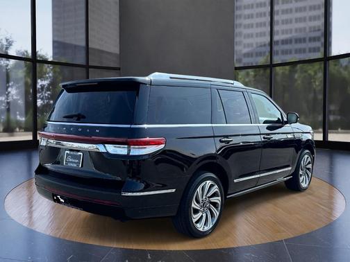 Black Metallic 2023 Lincoln Navigator Reserve