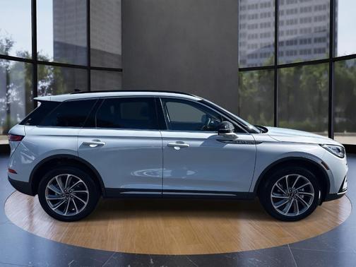 2025 Lincoln Corsair Premiere