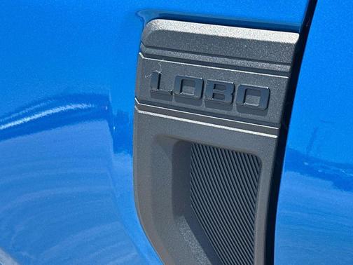 Blue 2025 Ford Maverick Lobo High