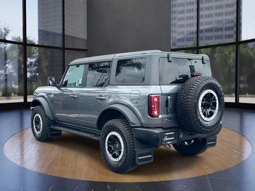 Carbonized Gray Metallic 2023 Ford Bronco Outer Banks