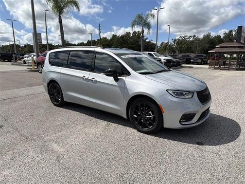 2026 Chrysler Pacifica Limited