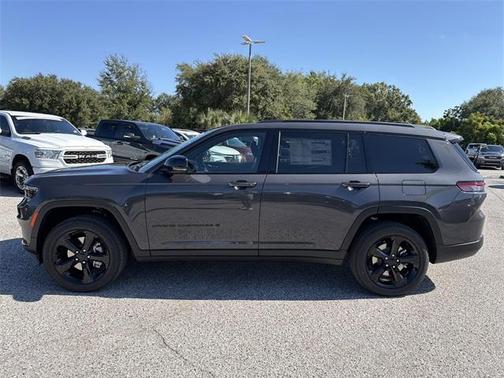 2025 Jeep Grand Cherokee L Laredo