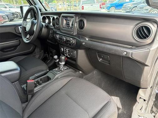 2023 Jeep Gladiator Sport