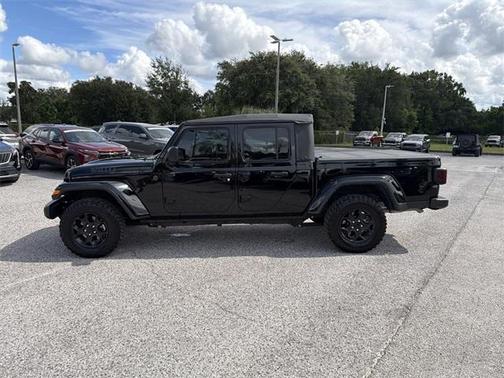 2023 Jeep Gladiator Sport