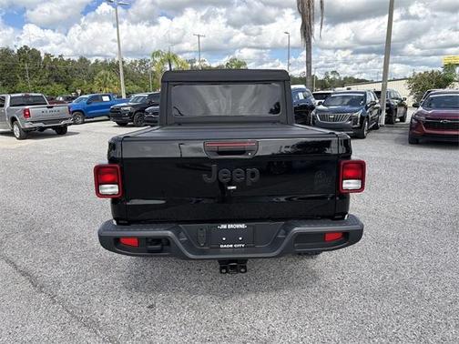 2023 Jeep Gladiator Sport