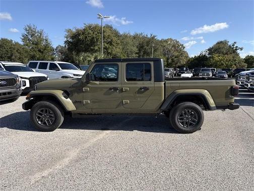 2026 Jeep Gladiator Sport