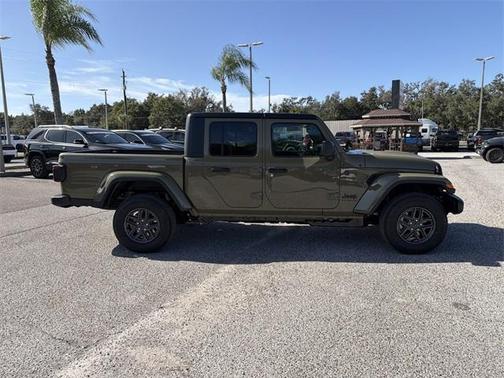 2026 Jeep Gladiator Sport