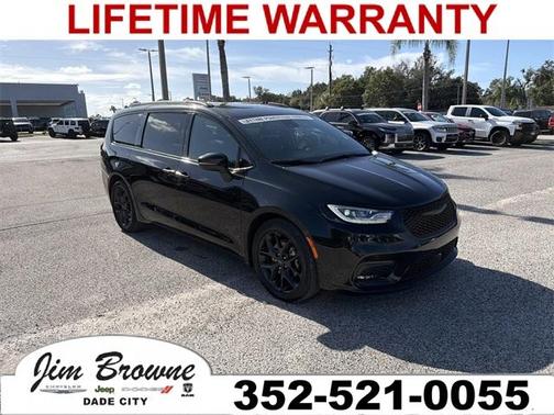 2023 Chrysler Pacifica Touring-L