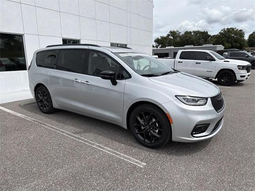 2026 Chrysler Pacifica Limited