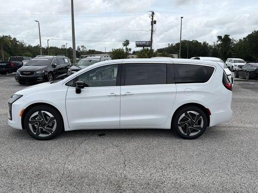 PW7 2027 Chrysler Pacifica LIMITED