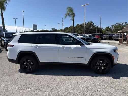 2025 Jeep Grand Cherokee L Laredo