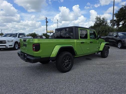 2025 Jeep Gladiator Sport
