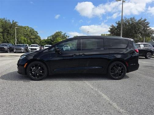 2026 Chrysler Pacifica Limited