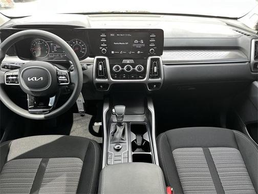 2022 Kia Sorento LX