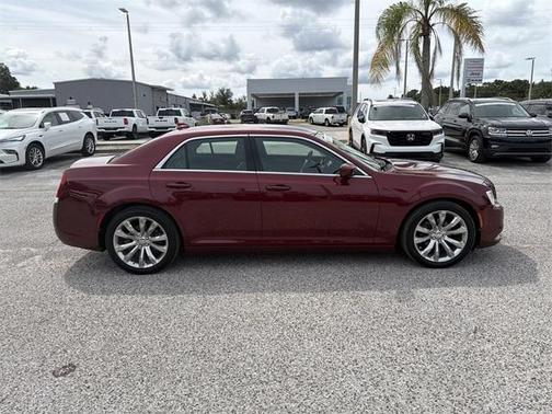 2018 Chrysler 300 Touring