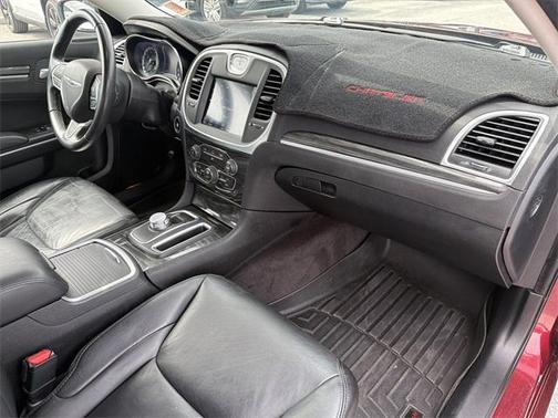 2018 Chrysler 300 Touring