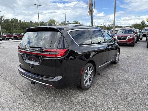 2026 Chrysler Pacifica Pinnacle