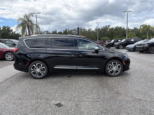 2026 Chrysler Pacifica Pinnacle
