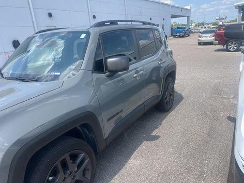 Sting Gray Clearcoat 2021 Jeep Renegade Latitude