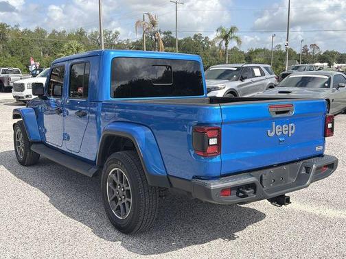 Hydro Blue Pearlcoat 2021 Jeep Gladiator Overland