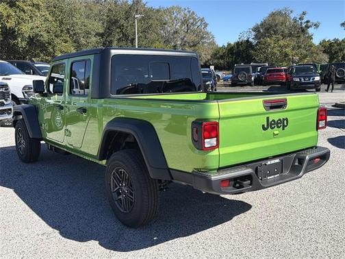 2026 Jeep Gladiator Sport