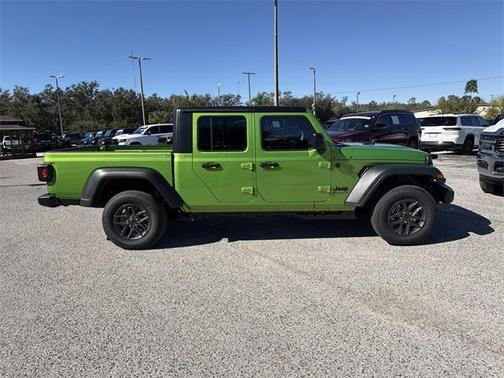 2026 Jeep Gladiator Sport