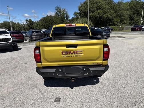 2024 GMC Canyon AT4