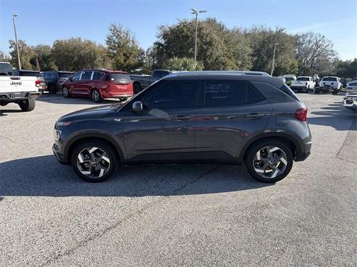 2024 Hyundai VENUE SEL