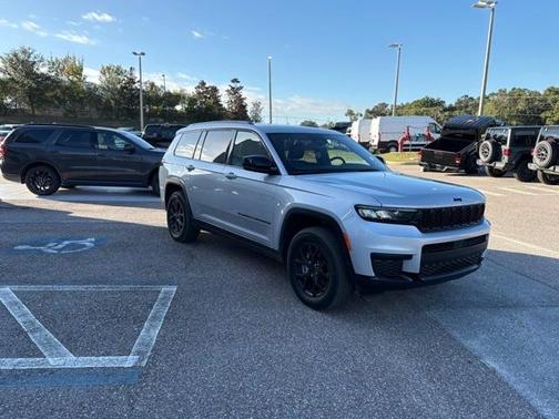 2024 Jeep Grand Cherokee L Laredo