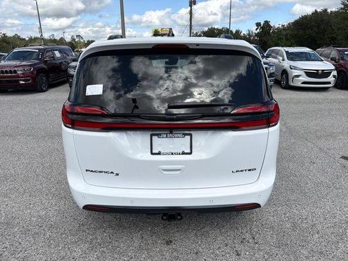 2026 Chrysler Pacifica Limited