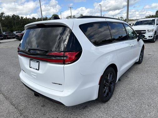 2026 Chrysler Pacifica Limited