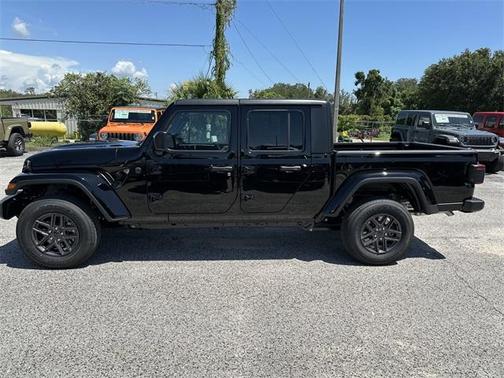 2025 Jeep Gladiator Sport