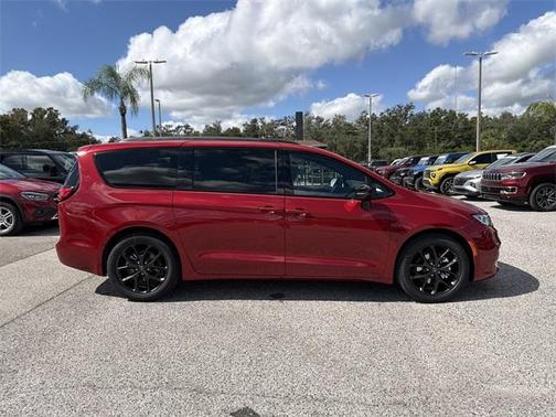 2026 Chrysler Pacifica Limited