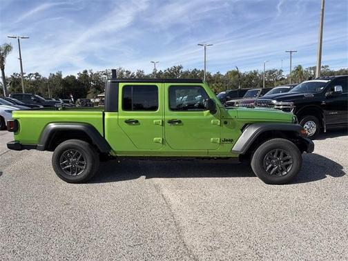 2026 Jeep Gladiator Sport