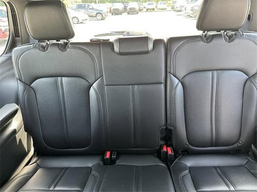 2024 Jeep Wagoneer Base